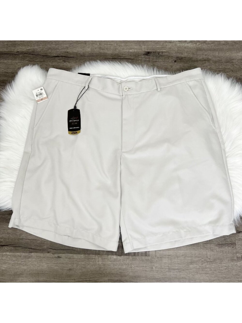 Greg Norman Tasso Ella Mens 42 White Fog Tan Golf Shorts Performance RapiDry